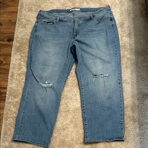 Signature by Levi Strauss Light Blue Cropped Jeans length 26 inches